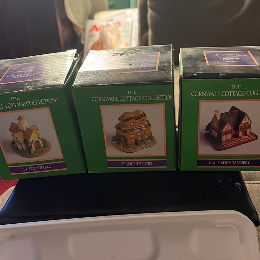 The Cornwell Cottage Collection  3 pieces new in box